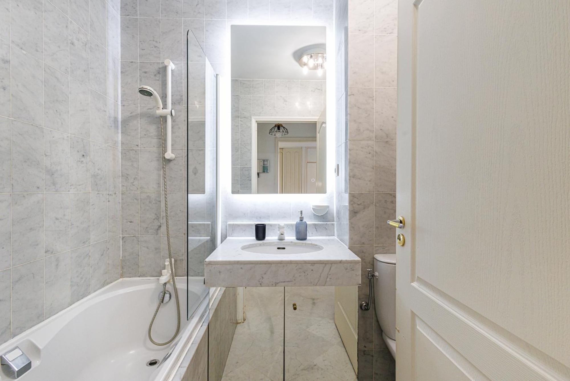 Le Victoria, Elegant T2 Au Bord Des Plages, Piscine, Sauna Menton Eksteriør bilde