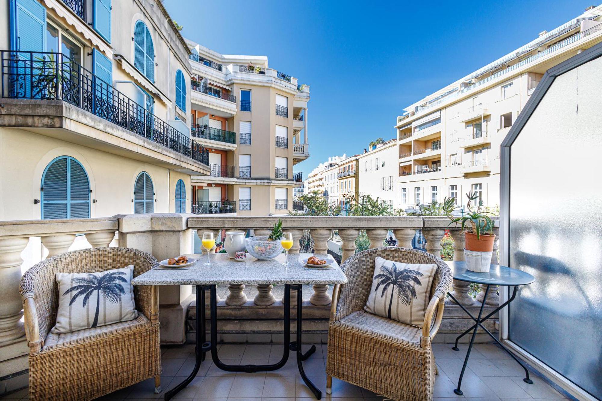 Le Victoria, Elegant T2 Au Bord Des Plages, Piscine, Sauna Menton Eksteriør bilde